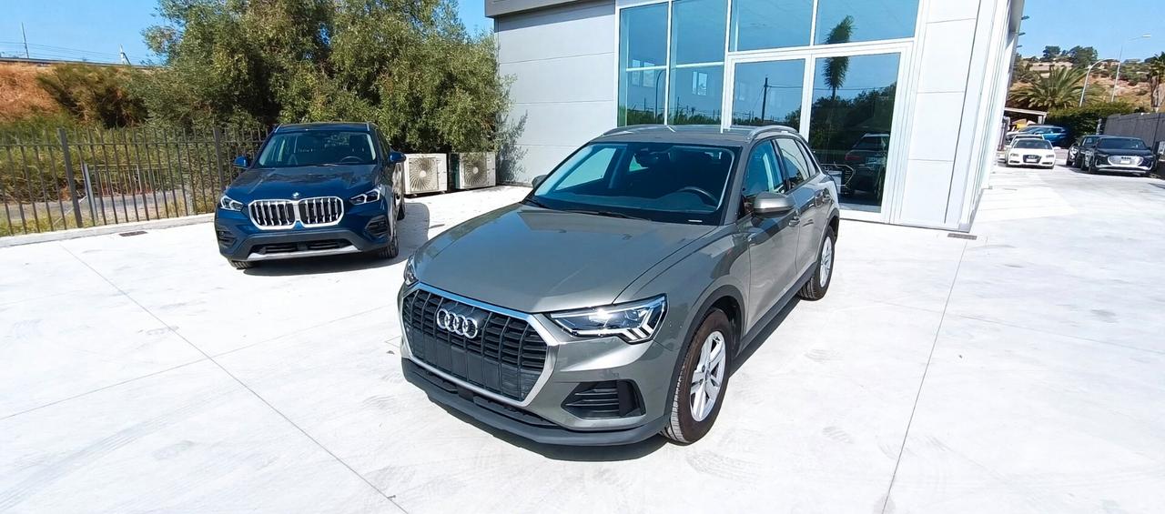 Audi Q3 35 TDI S tronic Business