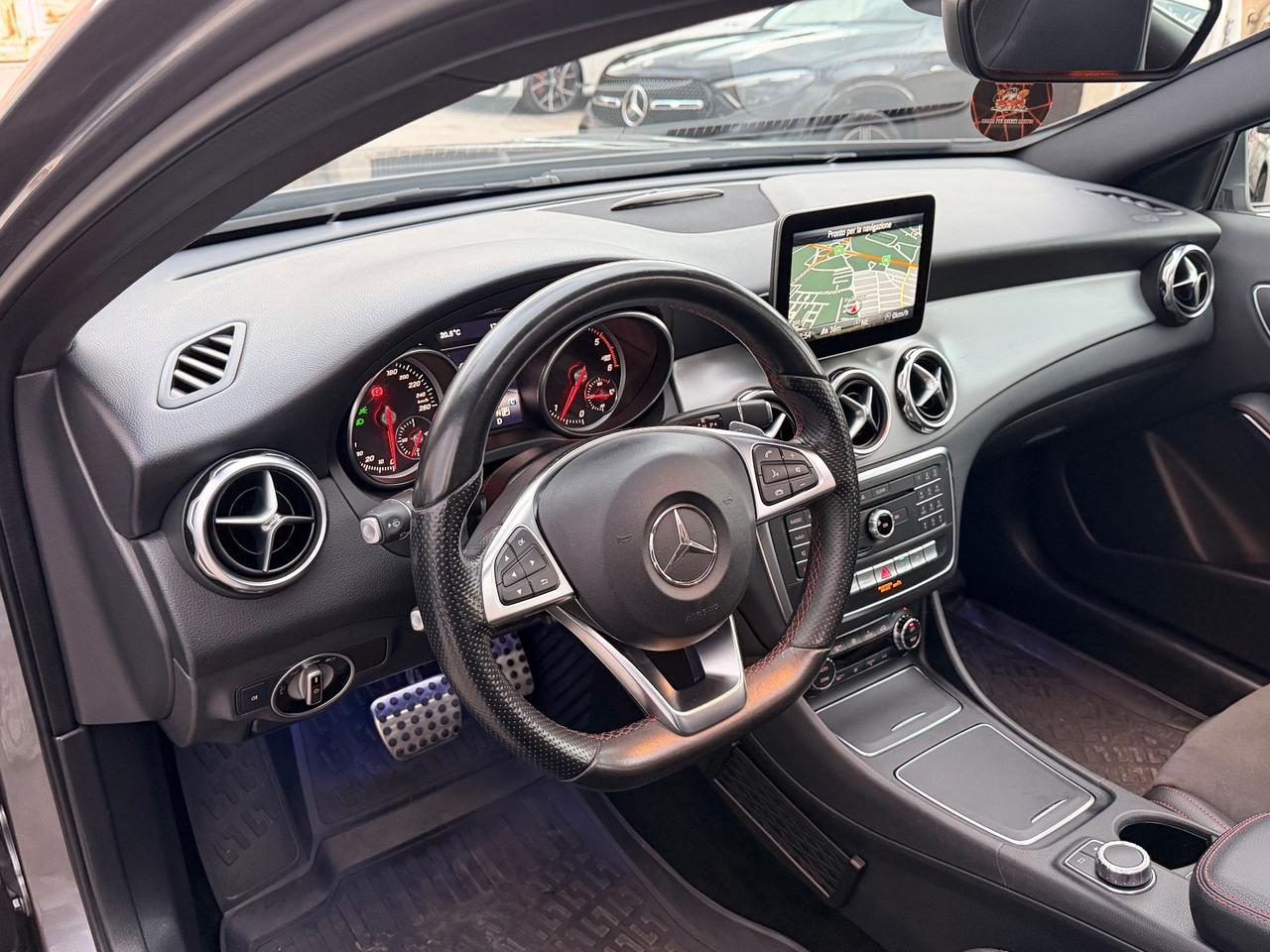 Mercedes-benz GLA 200d 2.0 136Cv Premium AMG TETTO