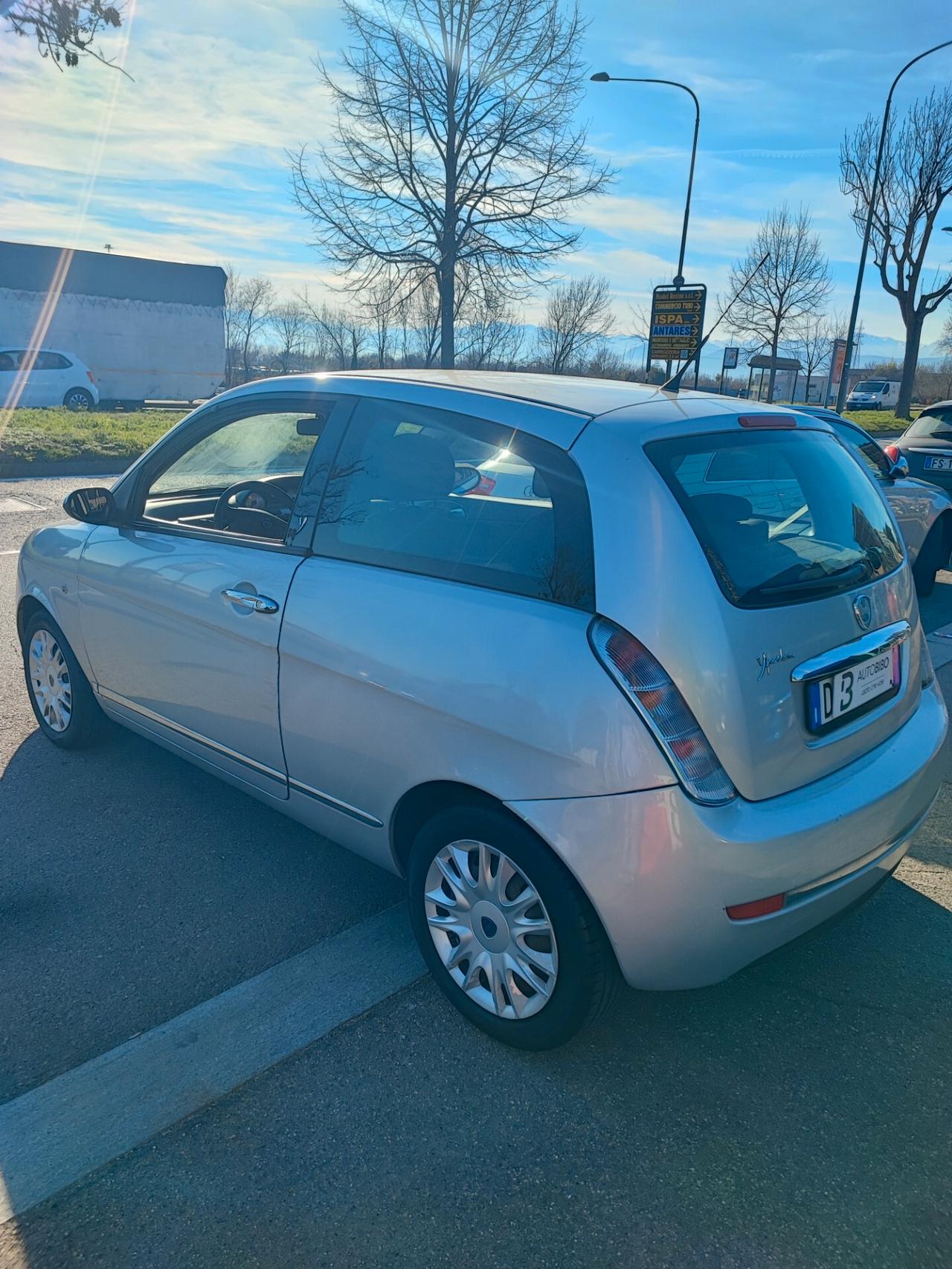 Lancia Ypsilon 1.2 Argento