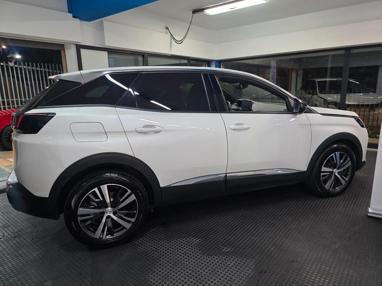 Peugeot 3008 1.5hdi 2023 EAT8 Allure