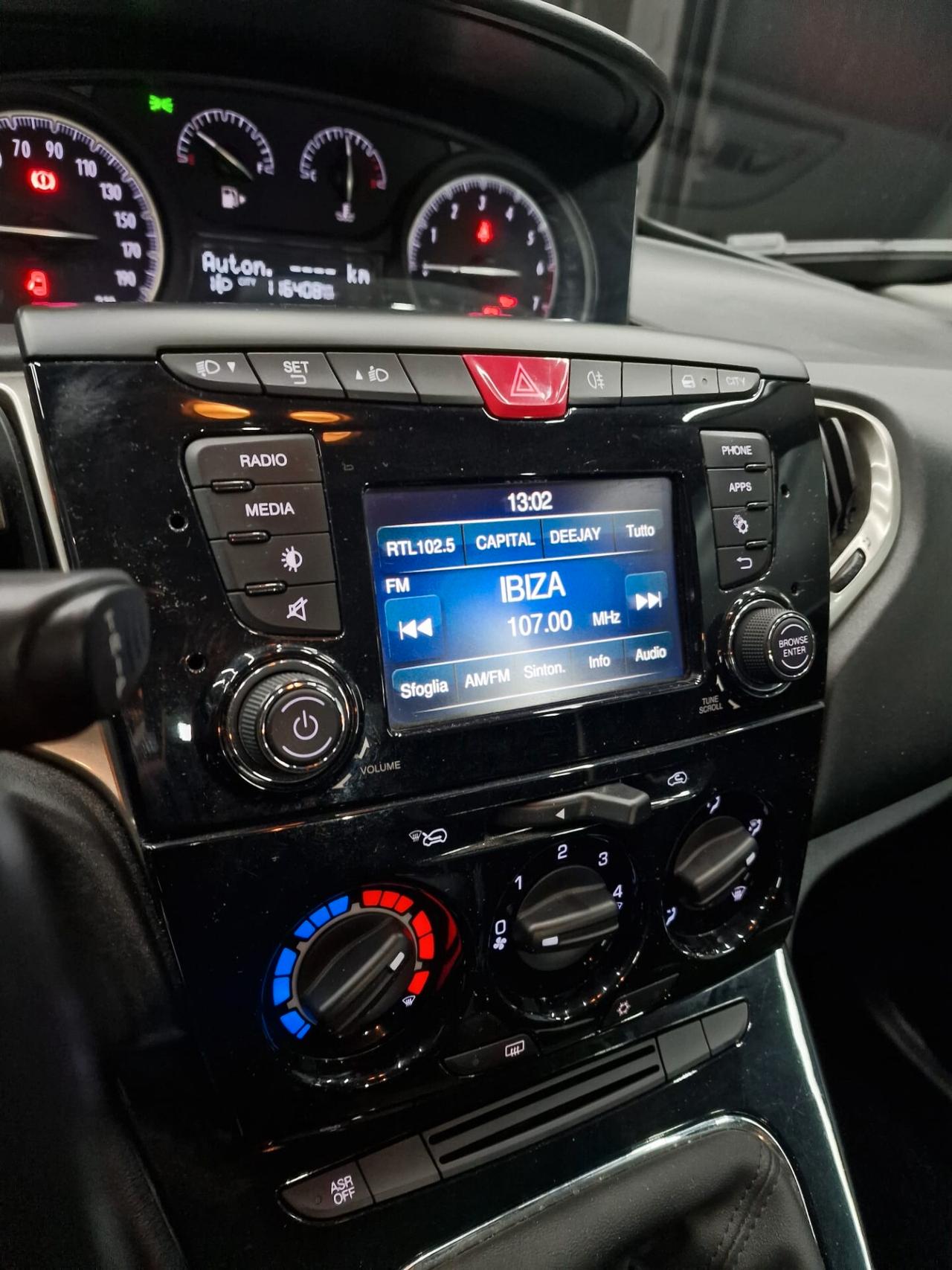 Lancia Ypsilon 1.2 69 CV 5 porte Platinum Gpl