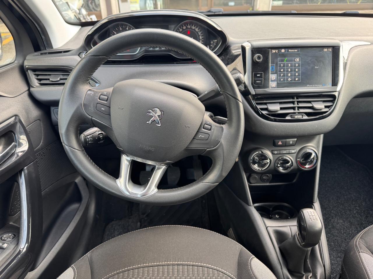 Peugeot 208 2015 5 porte neopatentati