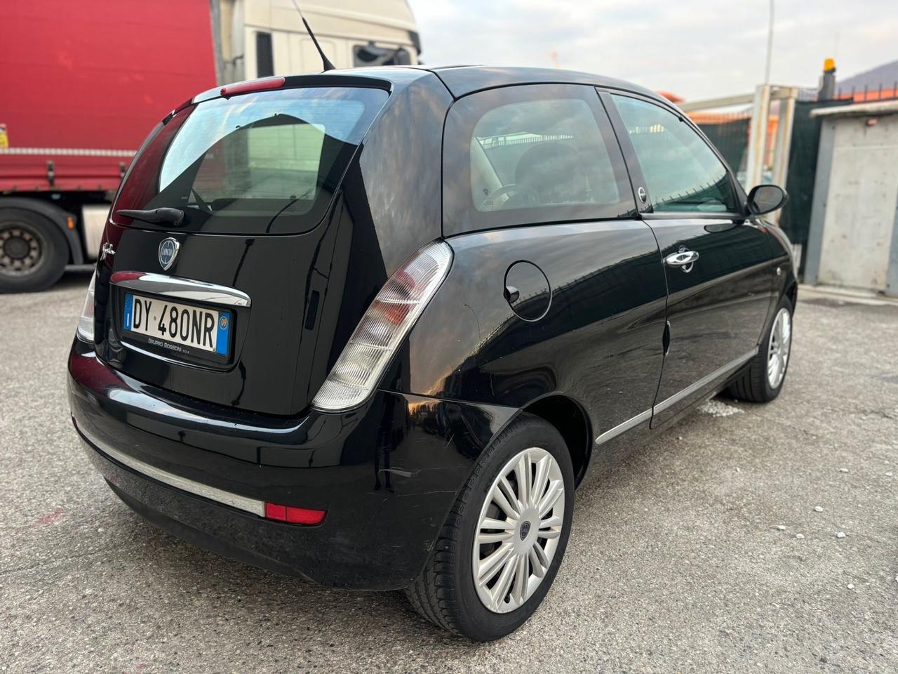 Lancia Ypsilon 1.4 Platino Ecochic GPL