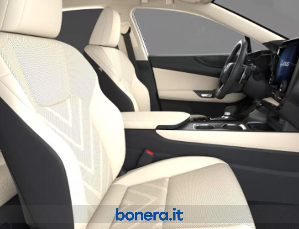 Lexus NX 2.5 Hybrid Luxury 4WD e-CVT