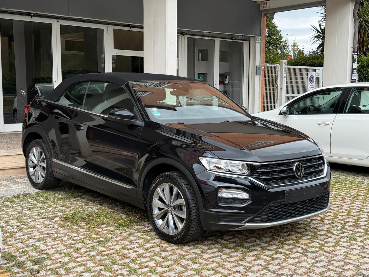 Volkswagen T-Roc 1.0 Cabrio Style Prezzo reale Navi