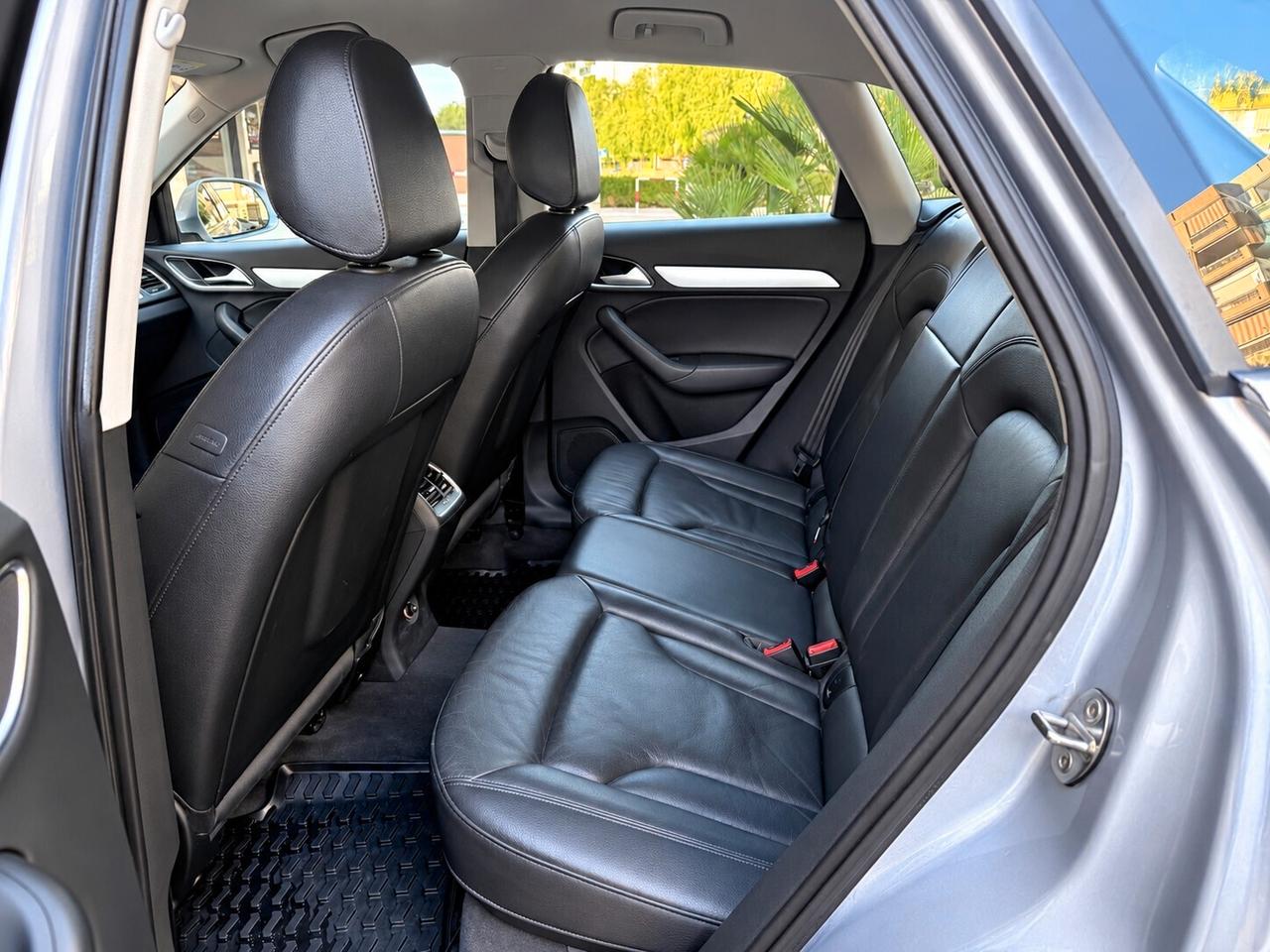 Audi Q3 2.0 TDI 120 CV Business