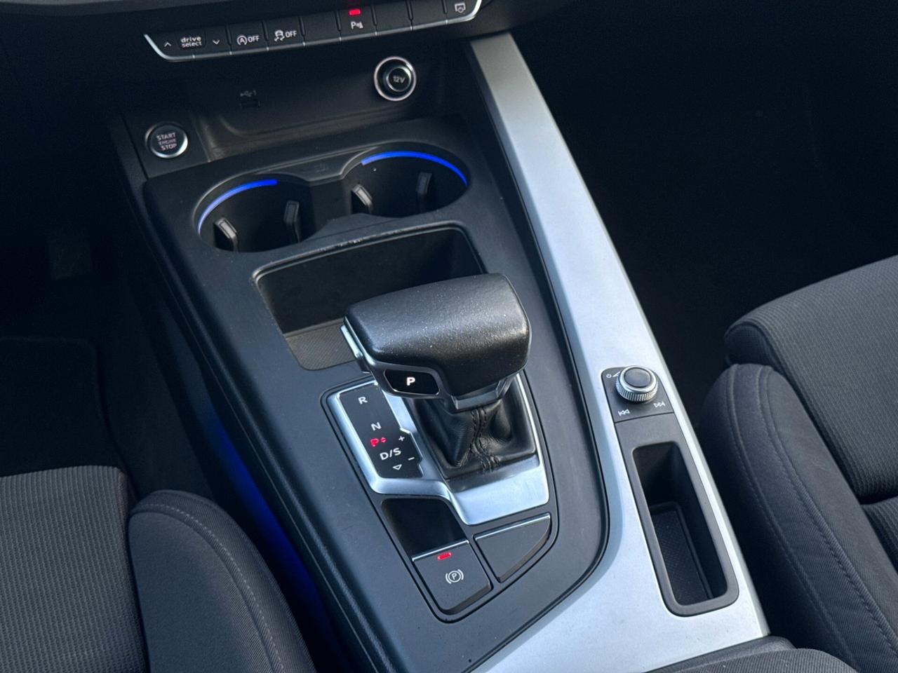 Audi A4 Avant 35 TDI/163 CV S tronic line edition UNI PRO