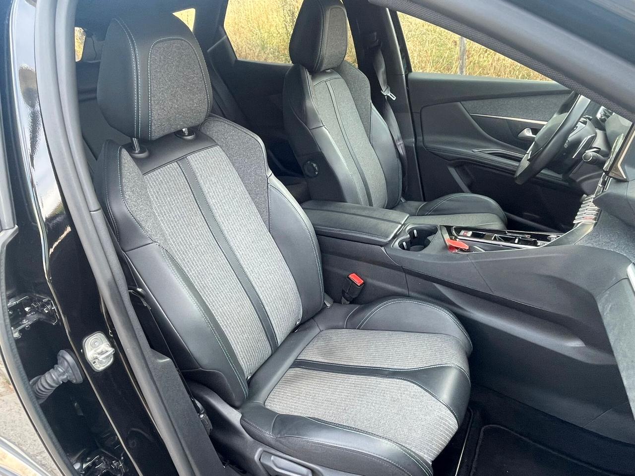 Peugeot 3008 BlueHDi 130 S&S Allure