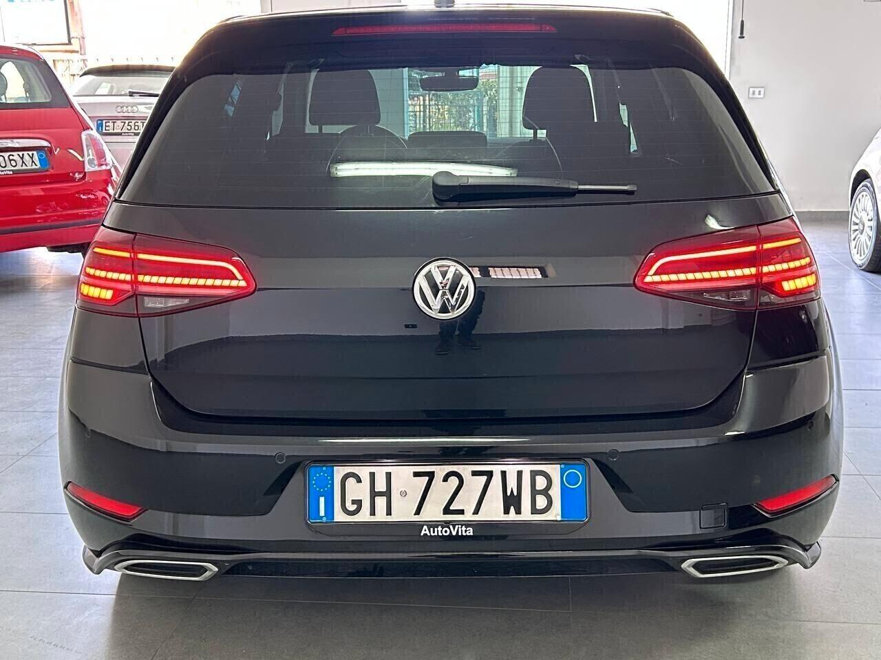 Volkswagen Golf 2.0 TDI DSG 5p. Sport R-LINE