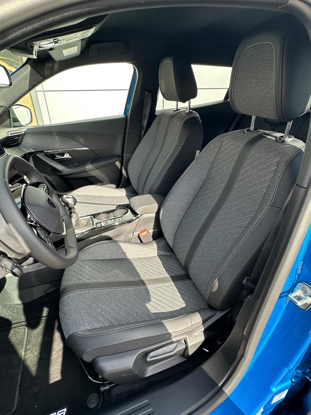 Peugeot 2008 1.2 Allure possibilità noleggio no scoring