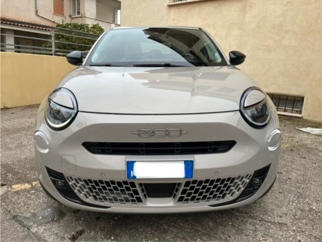 Fiat 600 Hybrid 110 CV DCT MHEV La Prima