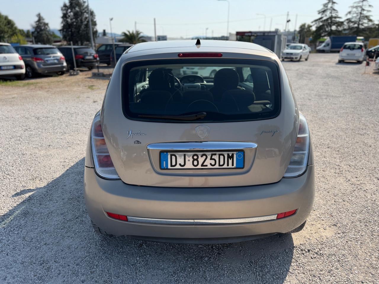 Lancia Ypsilon 1.3 MJT 90 CV Oro Giallo