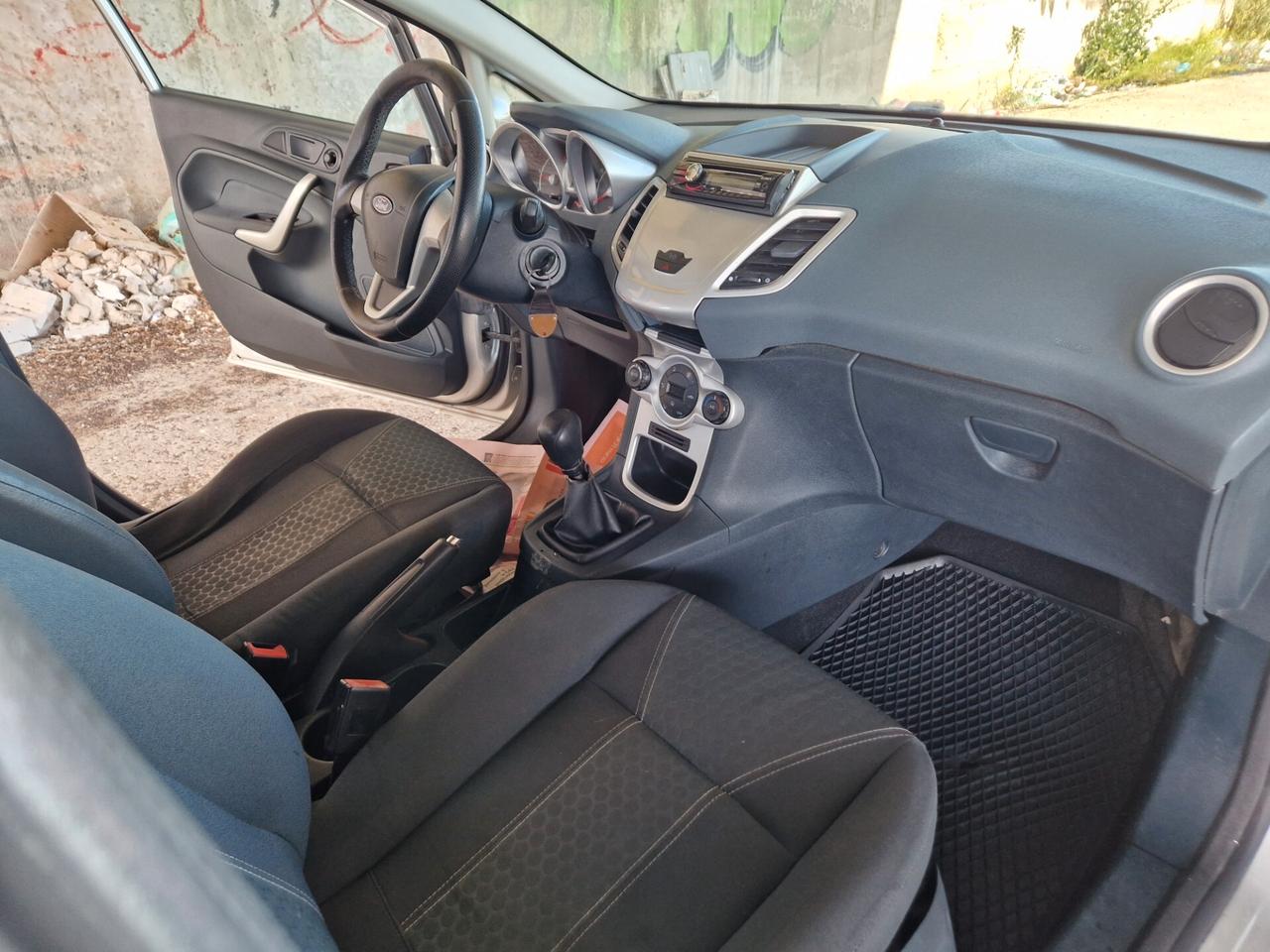 Ford Fiesta 1.6 TDCi 90CV 5 porte DPF Titanium