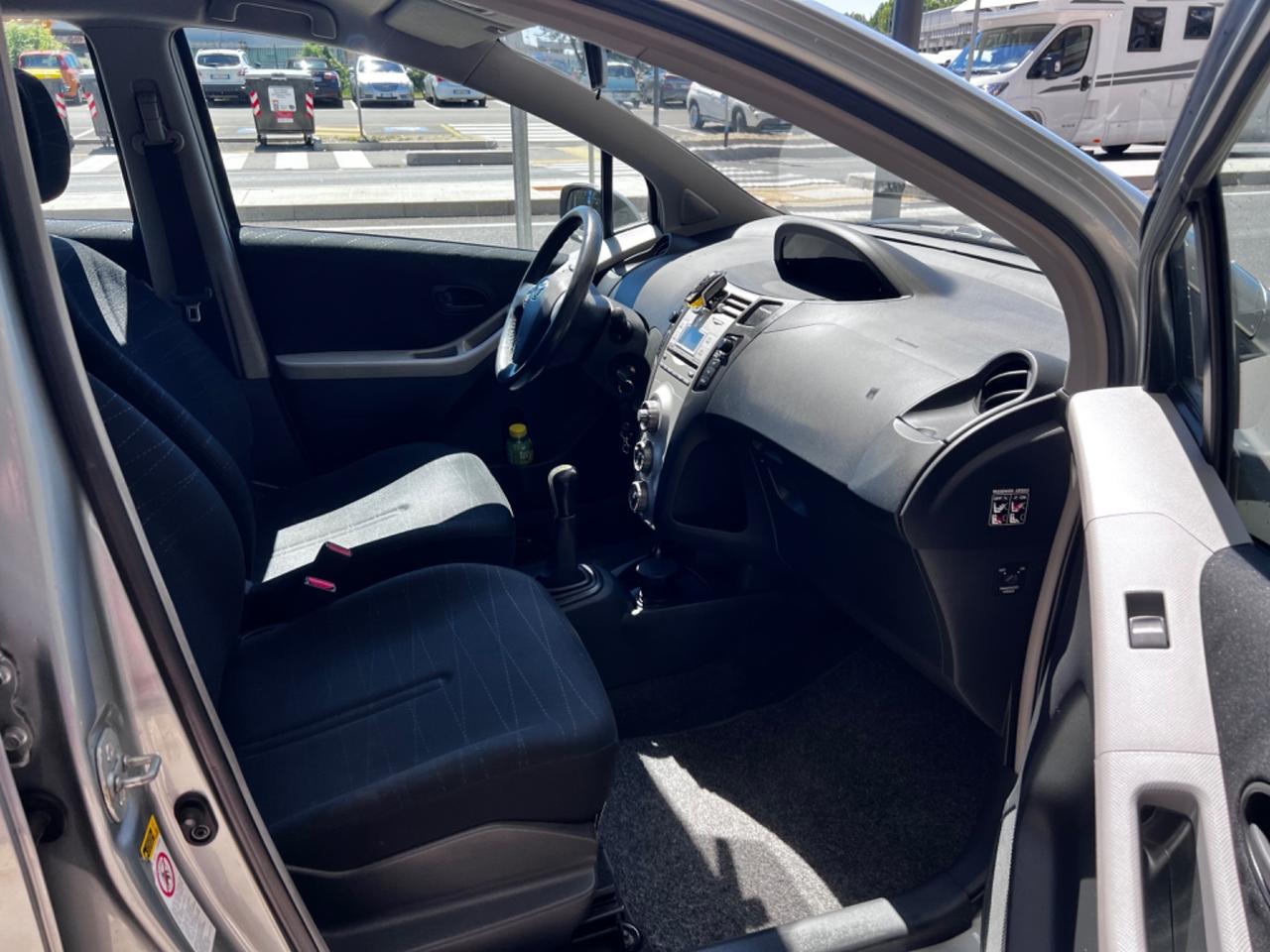 Toyota Yaris 1.0 5 porte Sol