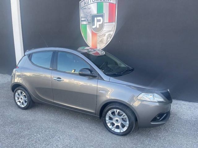 Lancia Ypsilon 1.2 Gold s&s PDC Cerchi 15" Schermo 5"