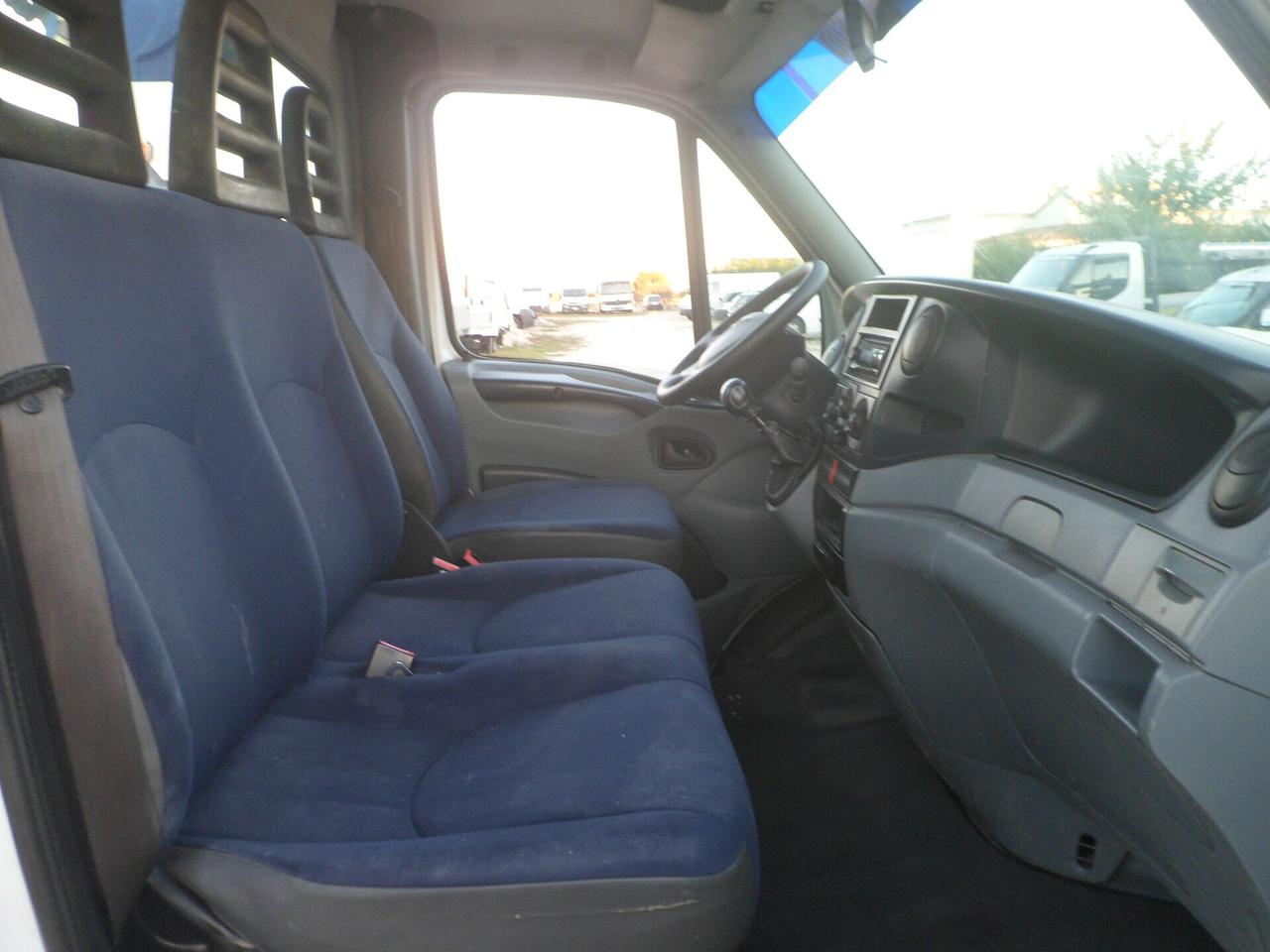Iveco Daily 35c15 ribaltabile con gru