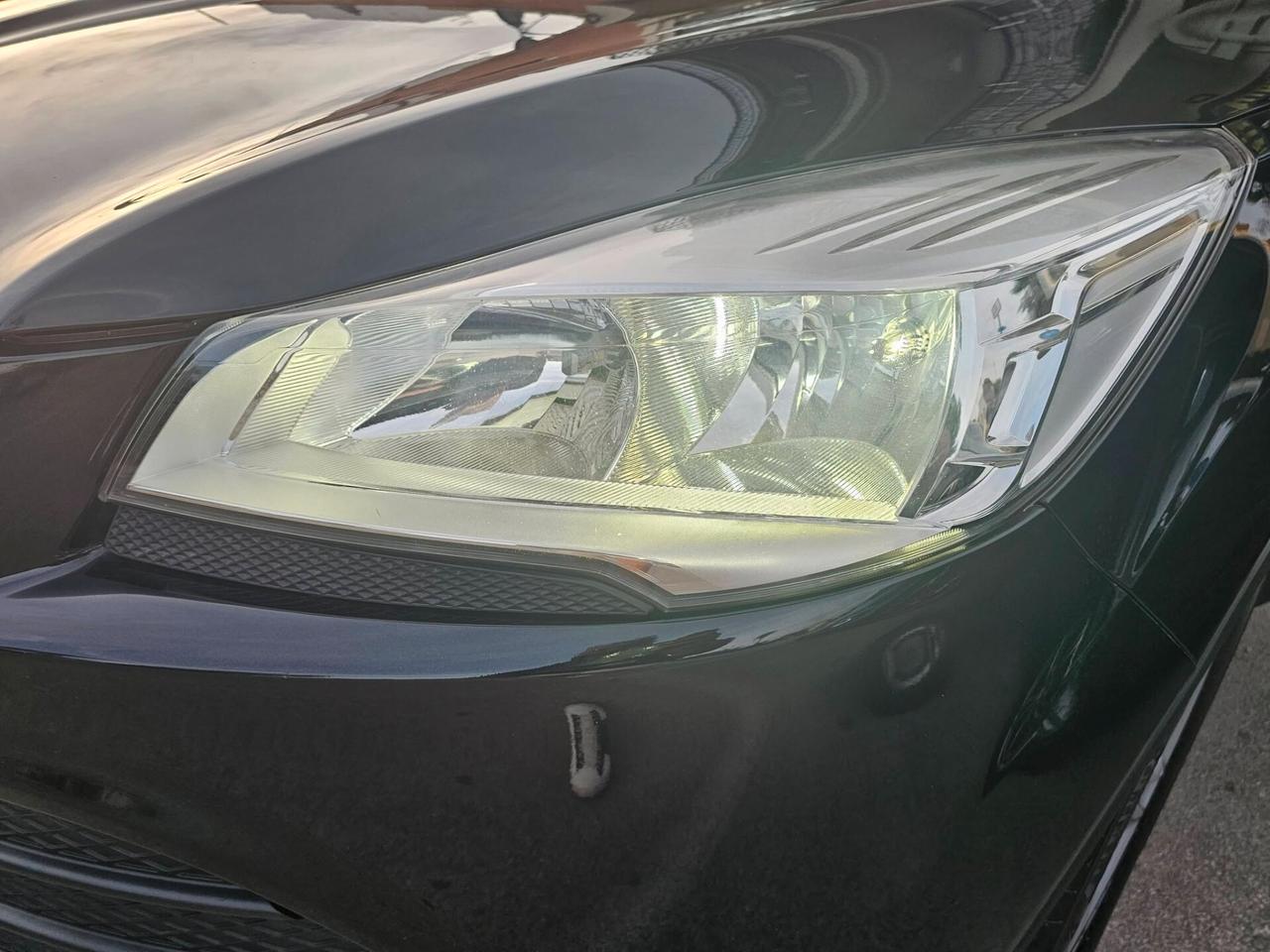Ford Kuga 2.0 TDCI 140 CV 4WD Titanium
