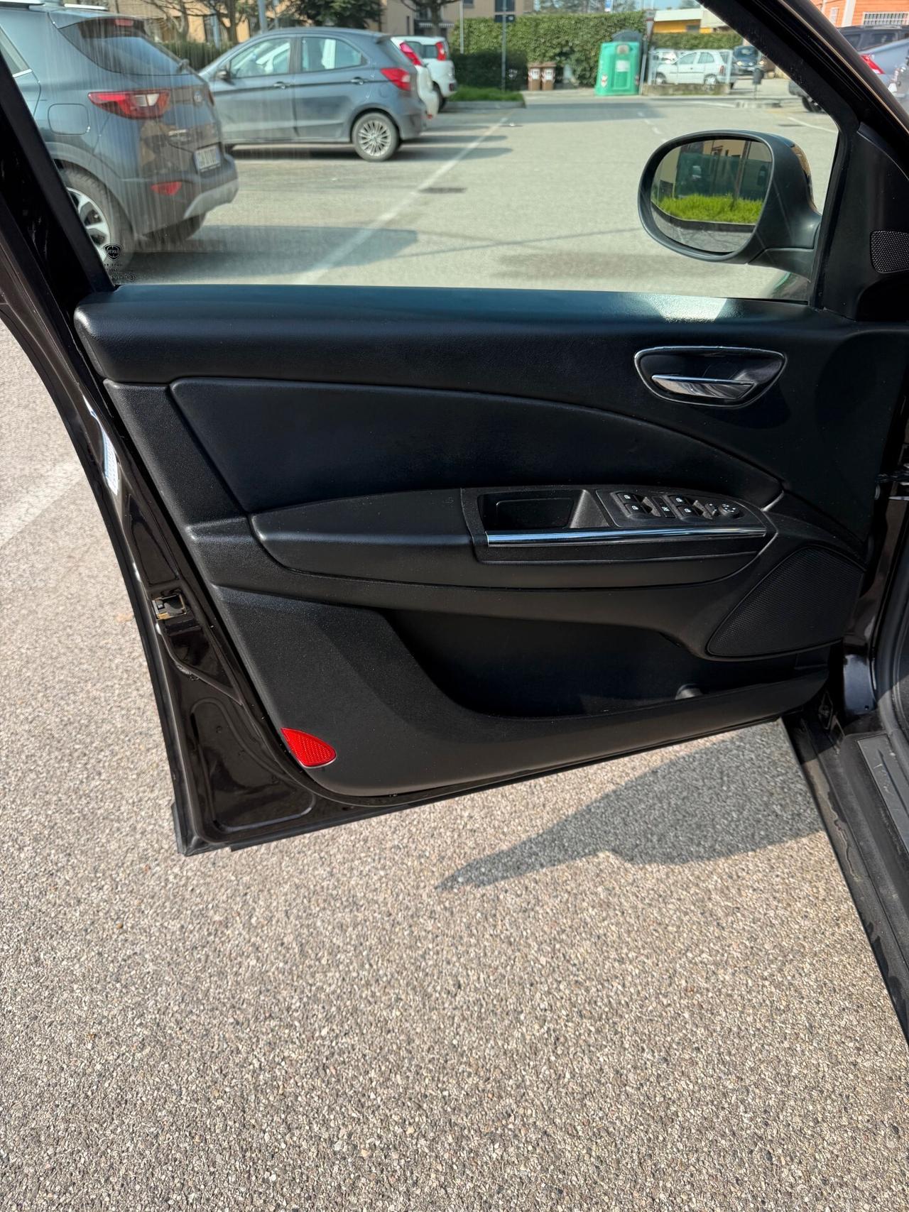 Lancia Delta 1.4 Gpl - NEOPATENTATI - 12 MESI DI GARANZIA -