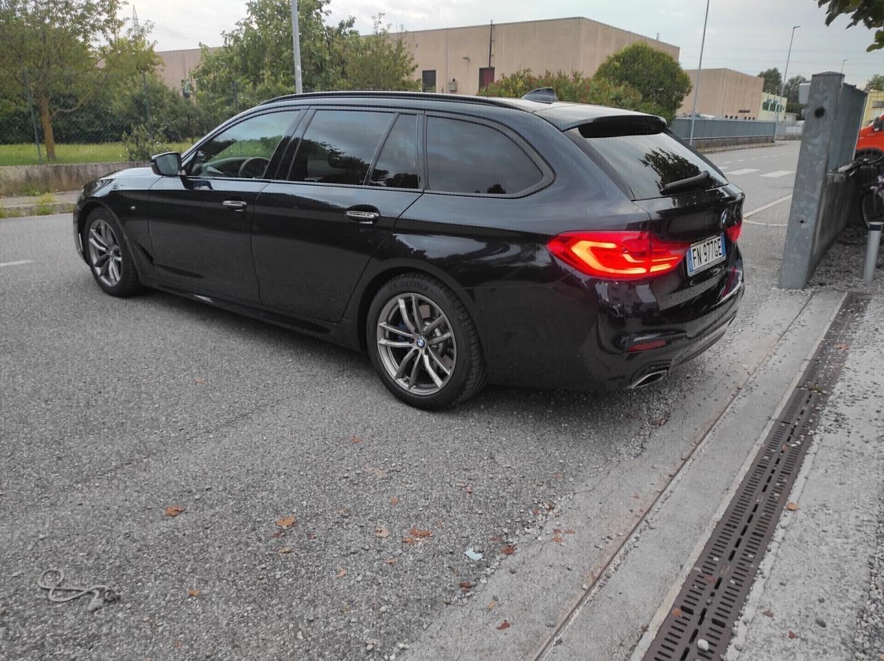 Bmw 530 530d xDrive M-sport EURO 6C TETTO PANORAMICO