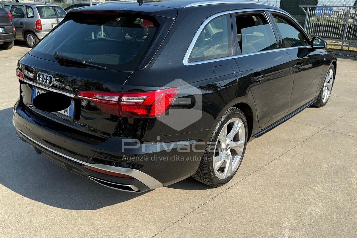 AUDI A4 Avant 30 TDI/136 CV S tronic