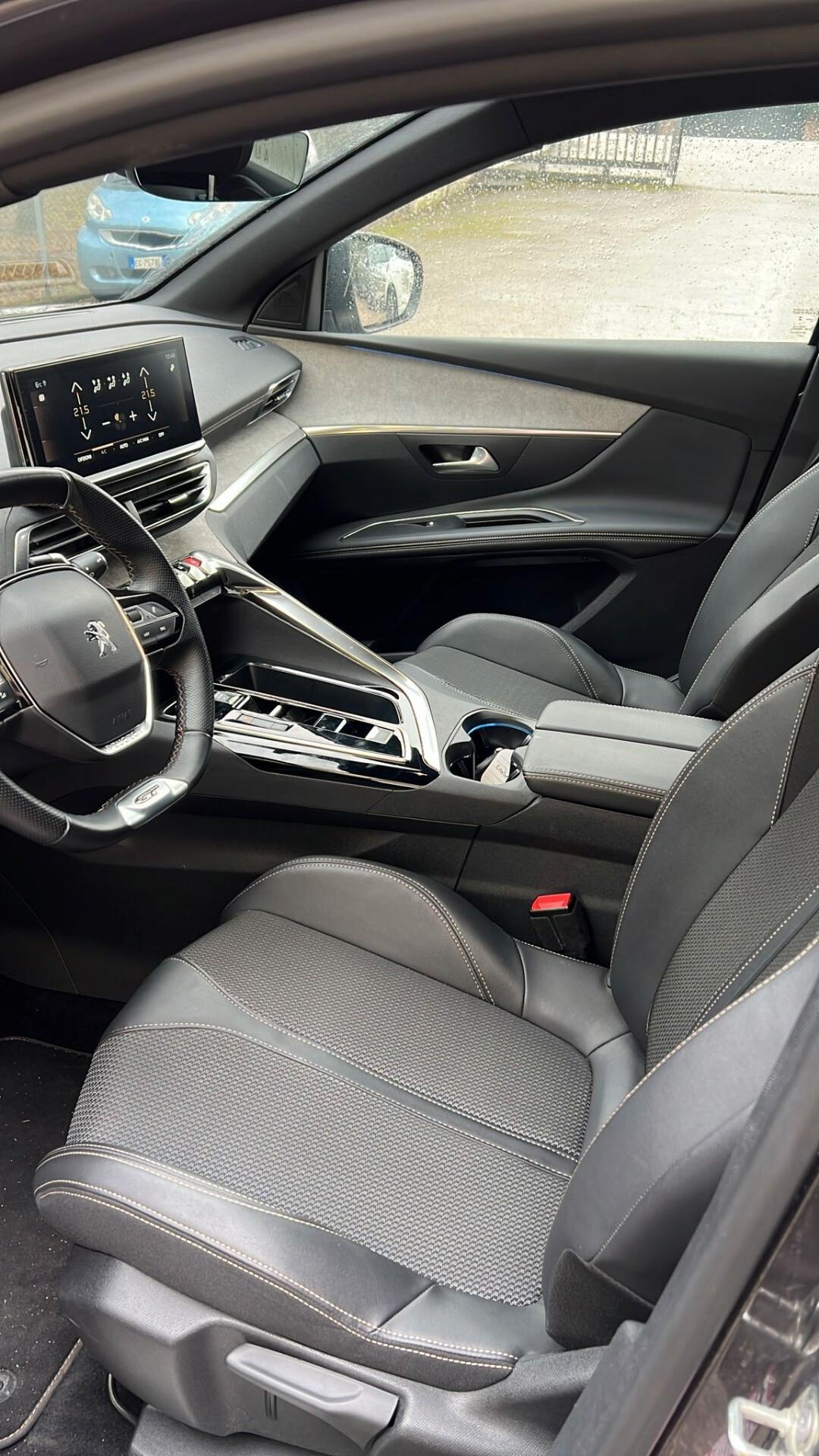 Peugeot 3008 Hybrid 136 e-DCS 6 GT