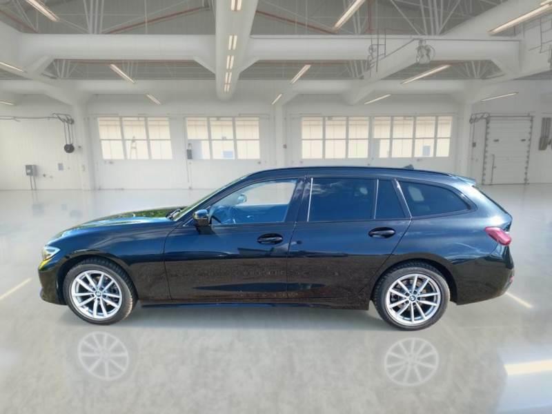 BMW 318 48V Business Advantage Touring auto
