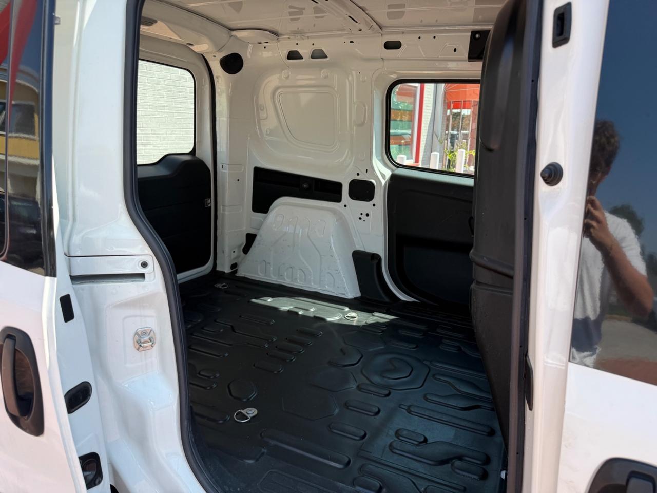Fiat DOBLO CARGO CASSONE E VETRI 1.6 Mjet 105cv E6D 2POSTI