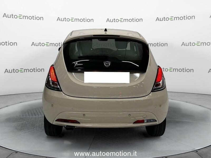 Lancia Ypsilon 1.2 69 CV 5 porte Gold