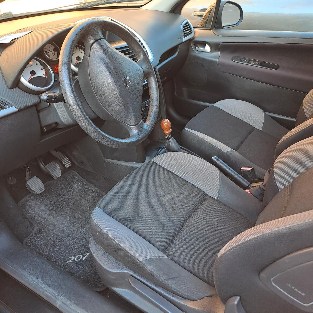 Peugeot 207 1.4 NEOPATENTATI