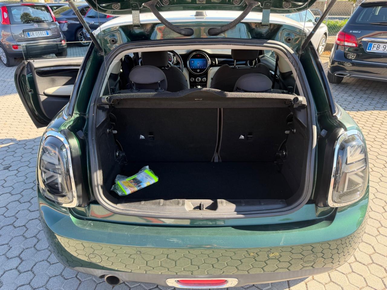 Mini Cooper D IV 2014 1.5 3p