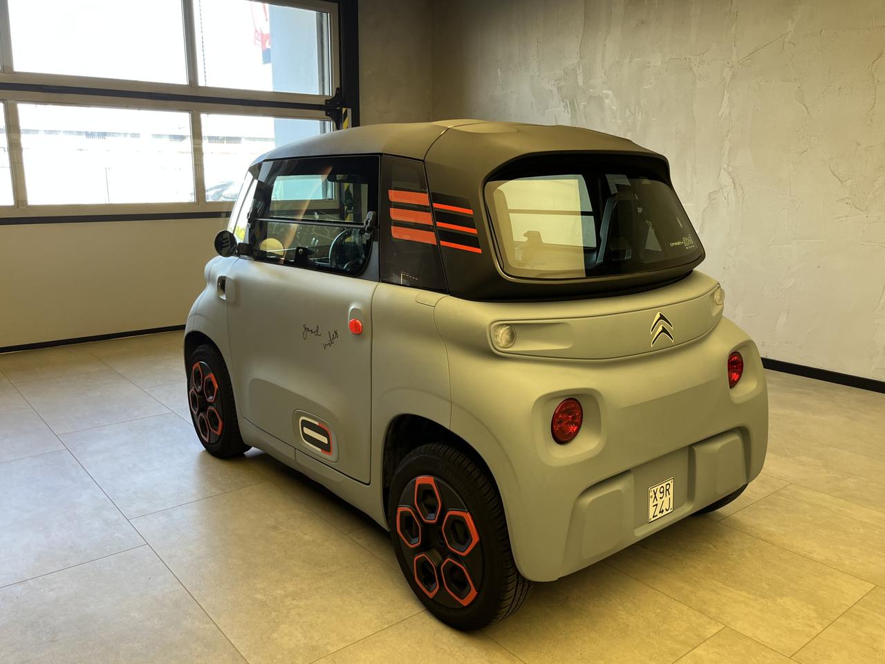 CITROEN AMI - AMI ORANGE