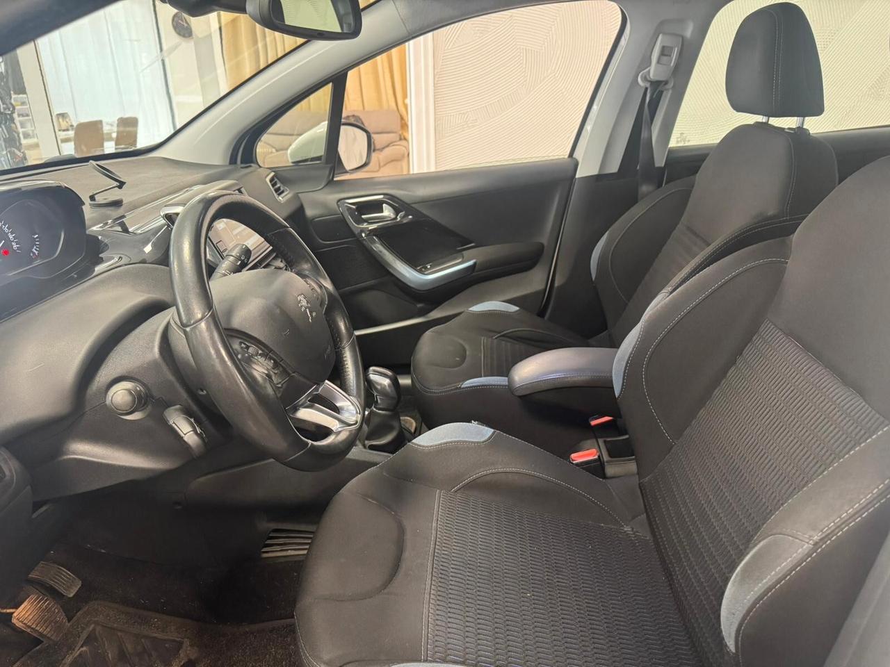 Peugeot 208 1.4 HDi 68 CV 5 porte Allure