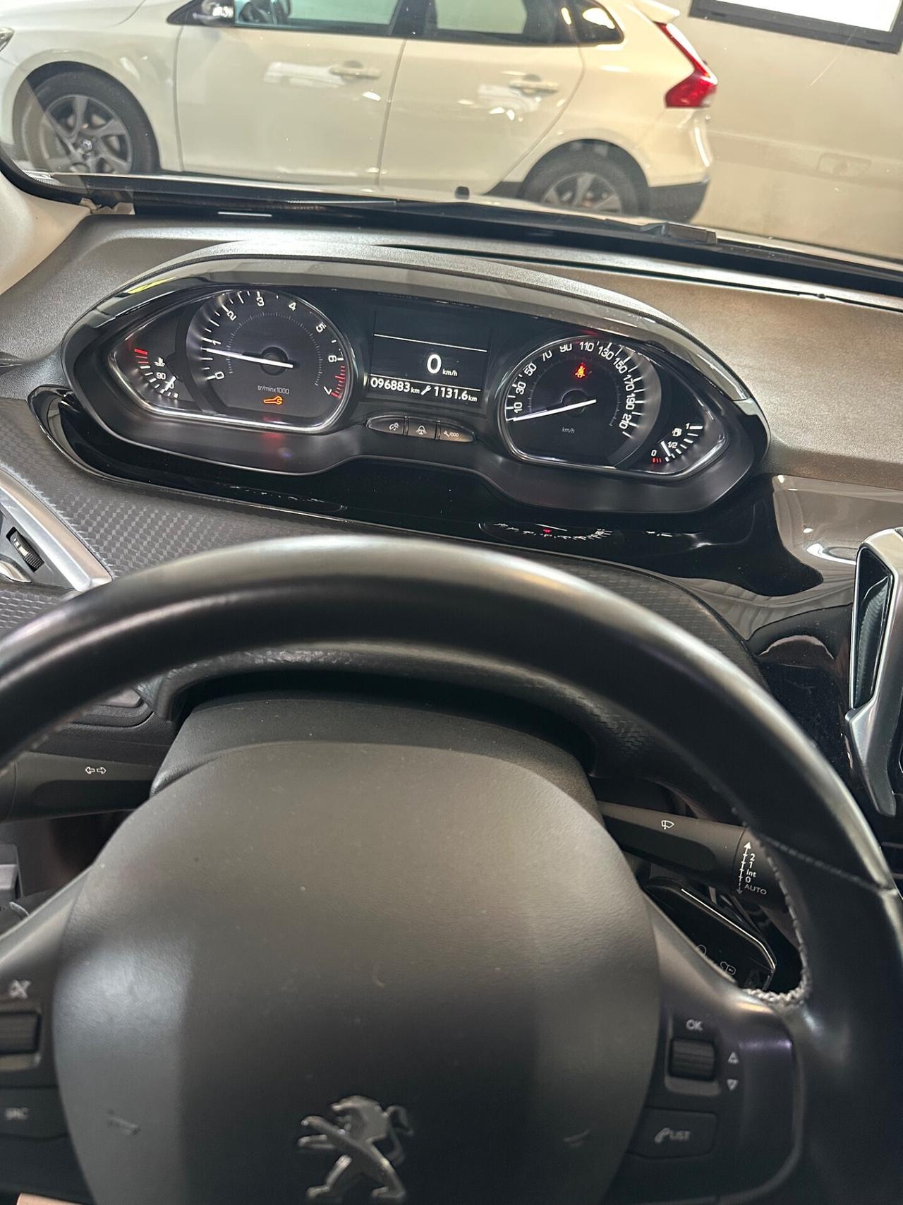 Peugeot 2008 PureTech 82 S&S Allure