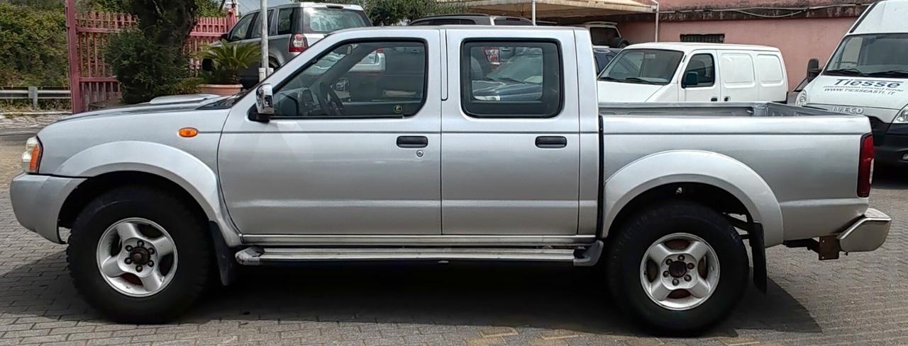 Nissan Navara Pick-up 2.5 TD 4 porte Double Cab