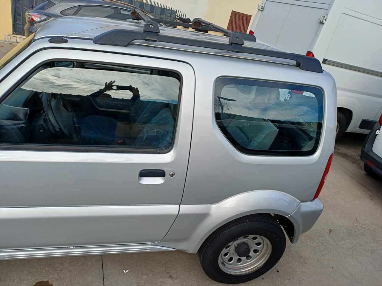Suzuki Jimny 1.3i 16V cat 4WD JLX