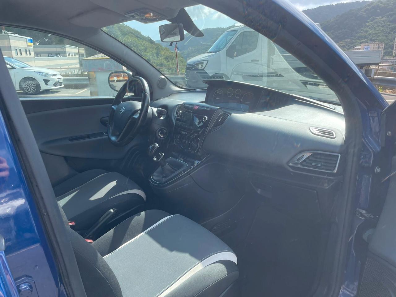 Lancia Ypsilon 1.2 69 CV 5 porte Elle