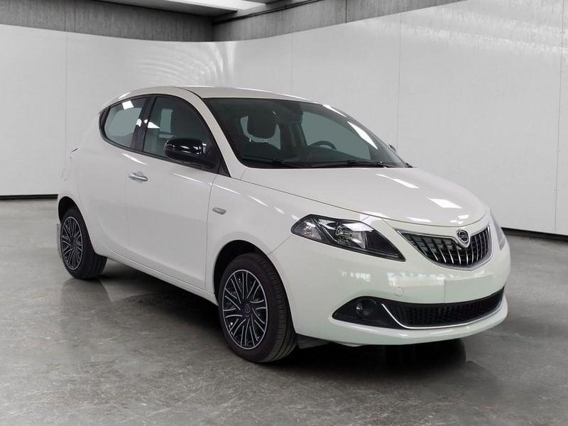 Lancia Ypsilon 1.0 firefly hybrid Gold s&s 70cv