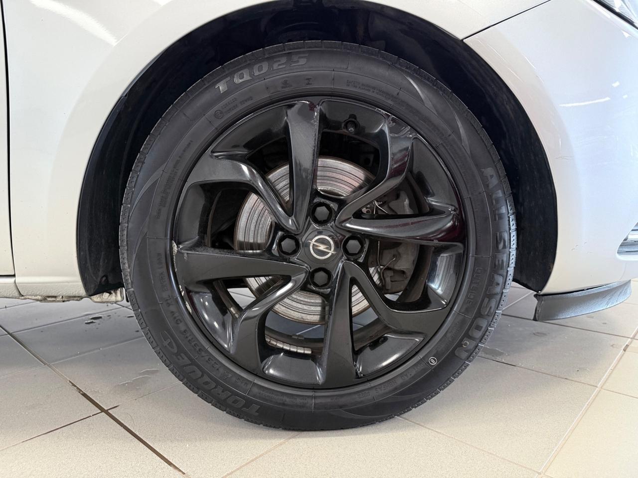 Opel Corsa 1.3 CDTI ecoFLEX Start&Stop Coupé b-Color