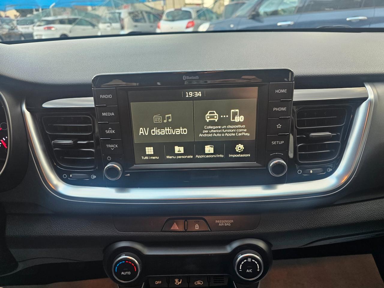 Kia Stonic 1.4 MPI 100 CV Style - Neopatentati