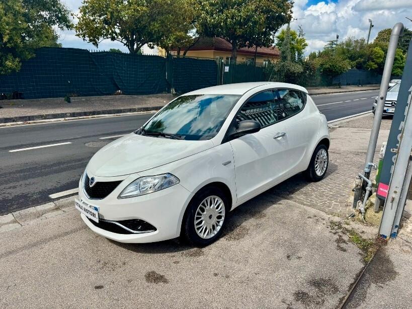 Lancia Ypsilon 1.2 69 CV GPL Ecochic Gold