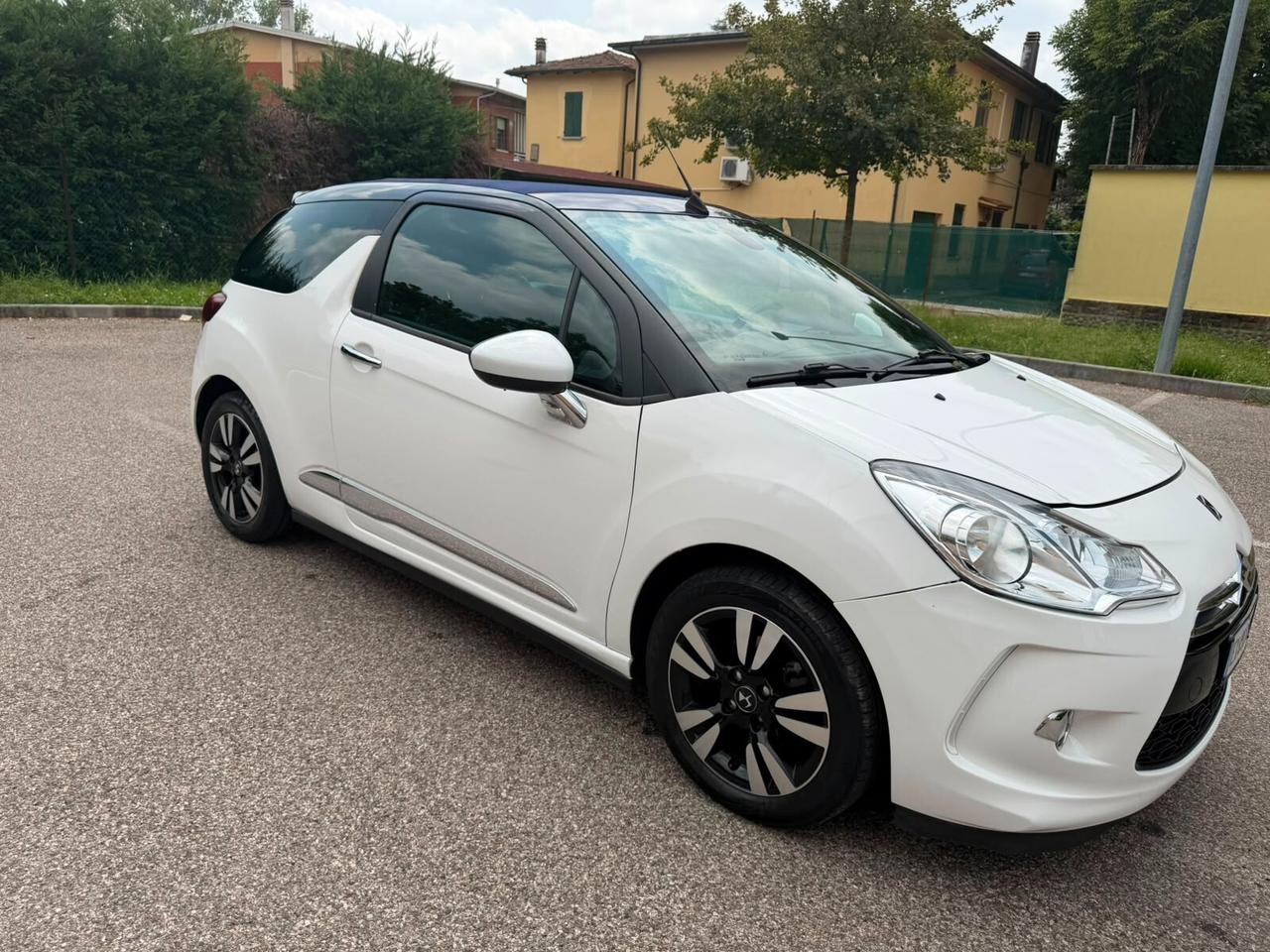 Citroen DS3 Cabrio 1.6 - AUT. - NEOP. - 12 MESI DI GARANZIA -