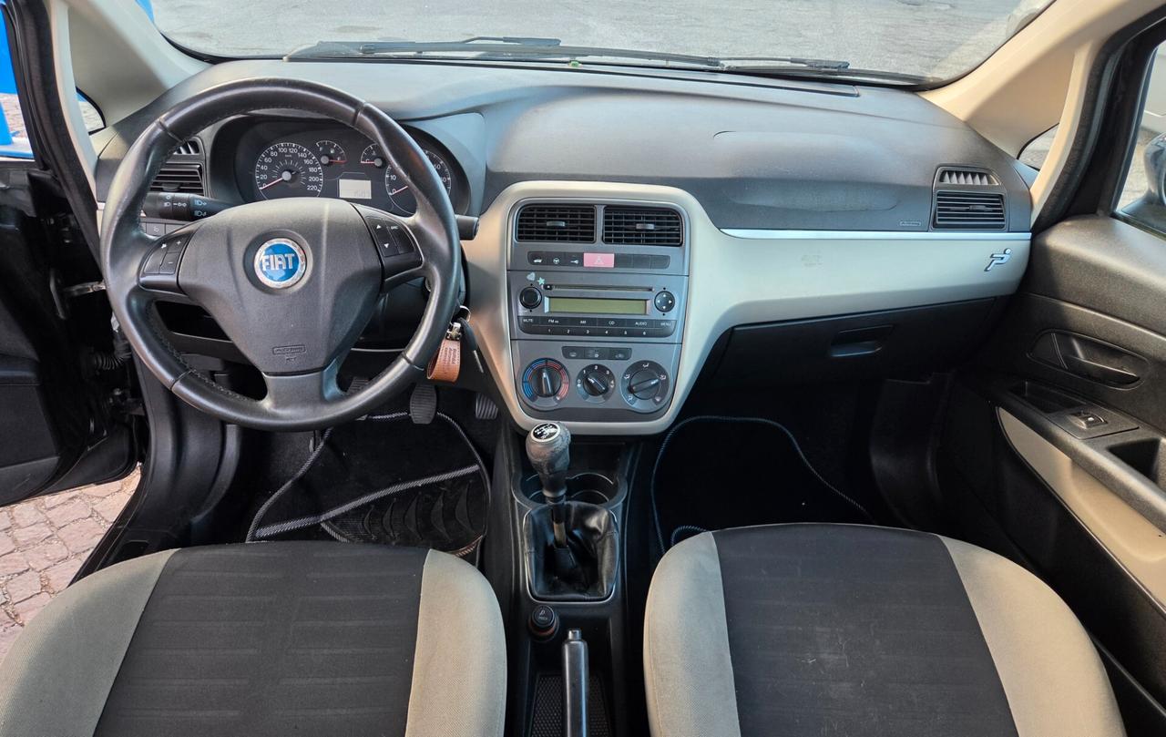 Fiat Grande Punto 1.3 MJT 75 CV 3 porte con 302.000km Neopatentati
