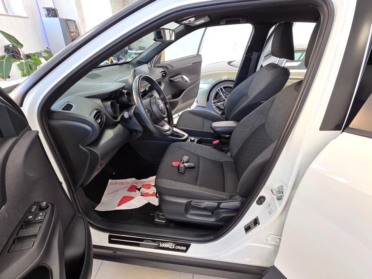 Toyota Yaris Cross 1.5 Hybrid 5p. E-CVT AWD-i Lounge