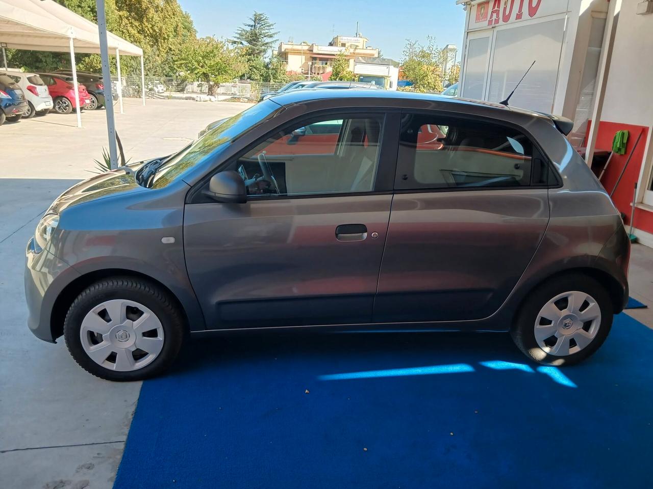 Renault Twingo SCe Life km 89000 frizione nuova tagliandi certificati