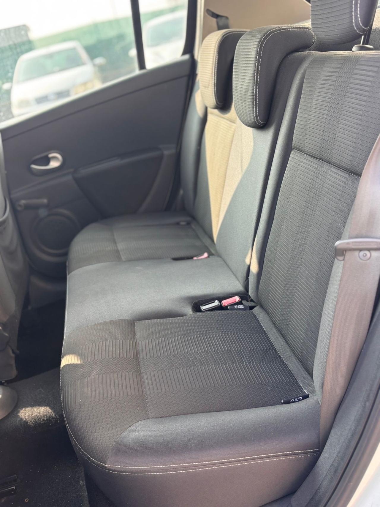 Renault Clio 1.2 16V TCE 5 p LIVE!