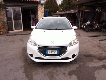 Peugeot 208 1.4 HDi 68 CV 5 porte Allure 12