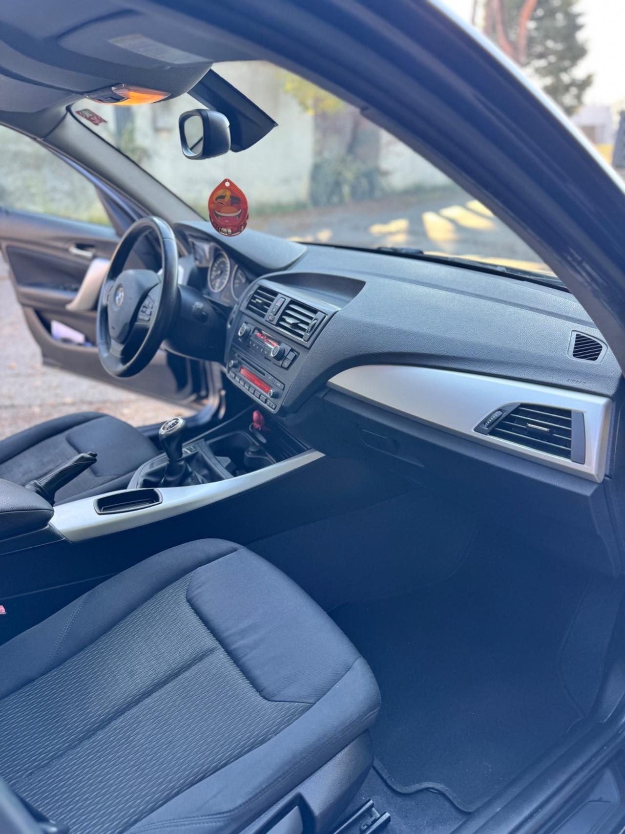 Bmw 116 116d 5p. Urban