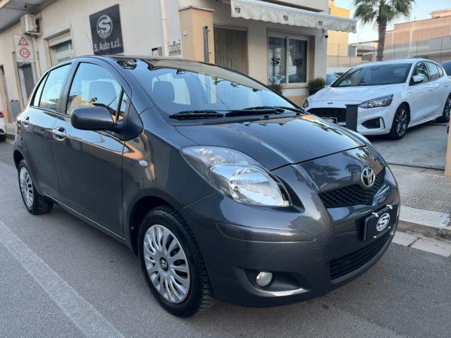 TOYOTA Yaris 1.3 5P M-MT (Aut.) Sol*39000km*