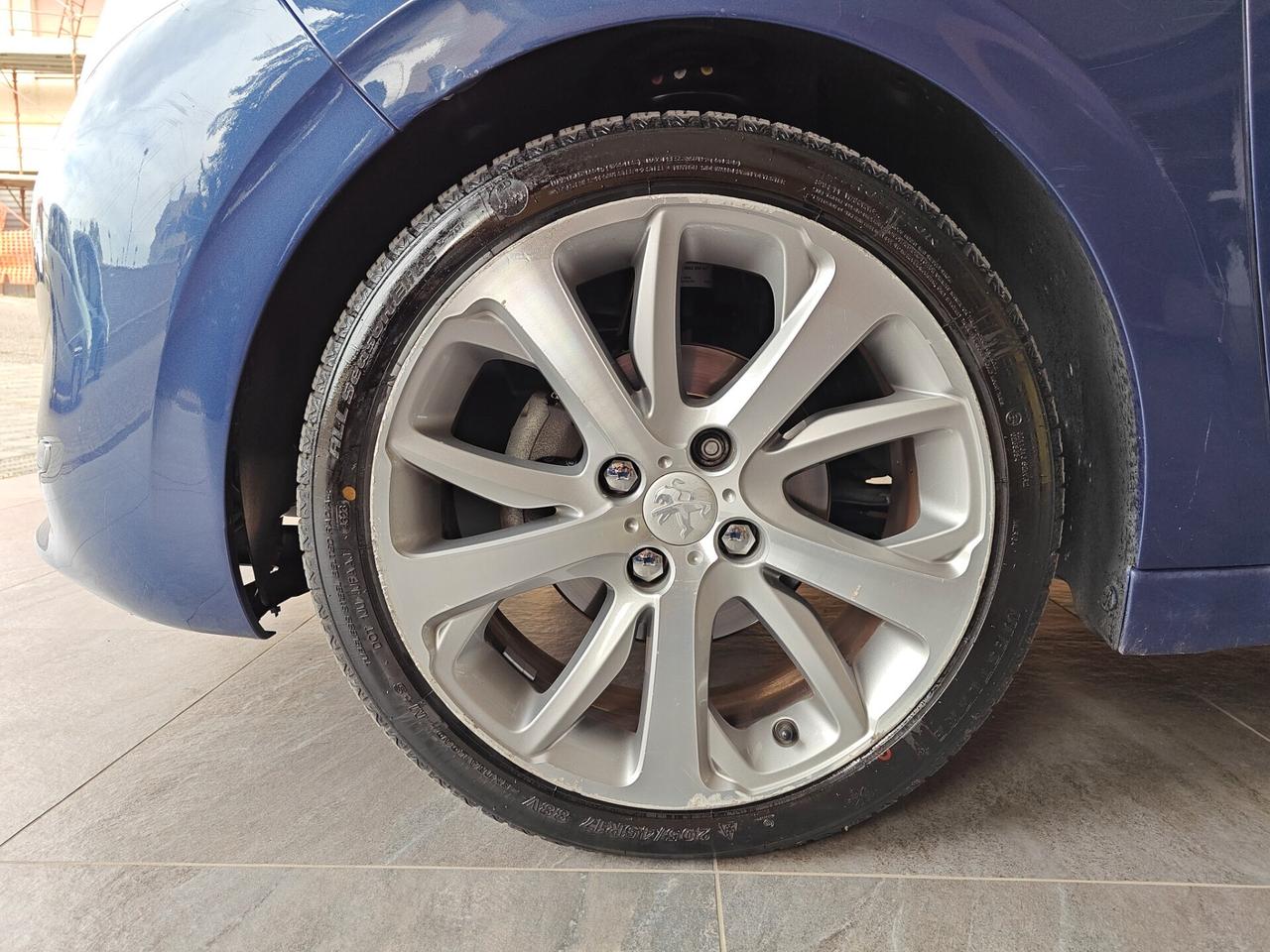 Peugeot 208 1.6 e-HDi 92 CV Stop&Start 3 porte Allure