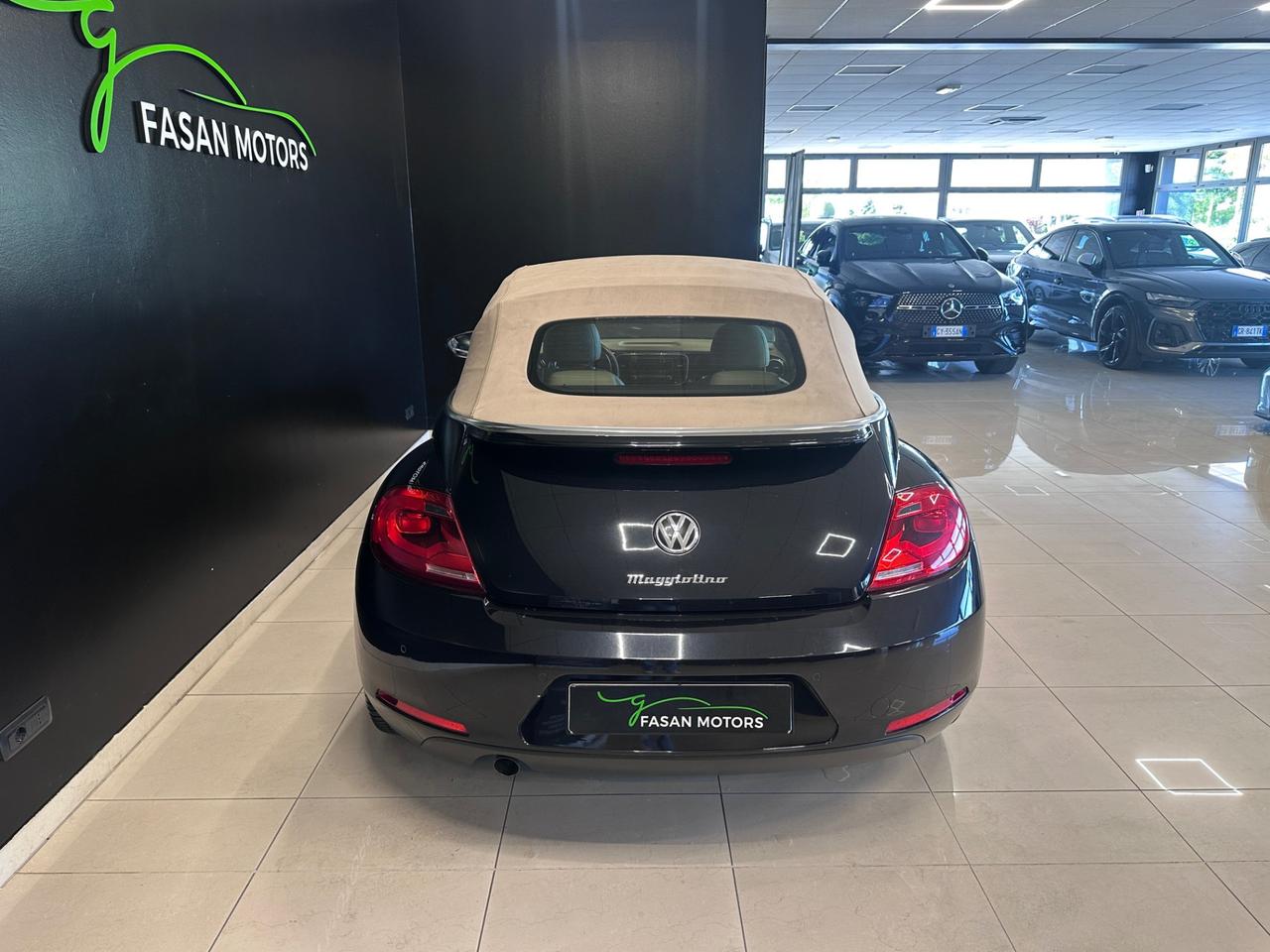 Volkswagen Maggiolino Cabrio 1.6 tdi Design 105cv dsg